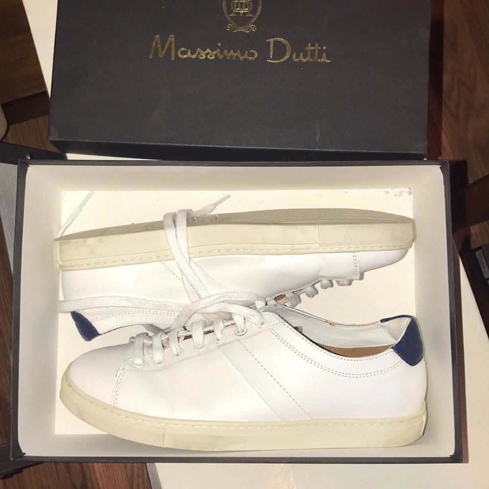 Massimo Dutti US Size 8 white/navy leather sneaker